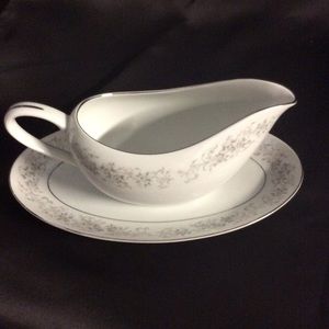 Vintage Gravy bowl Carrousel Camelot China 2pcs